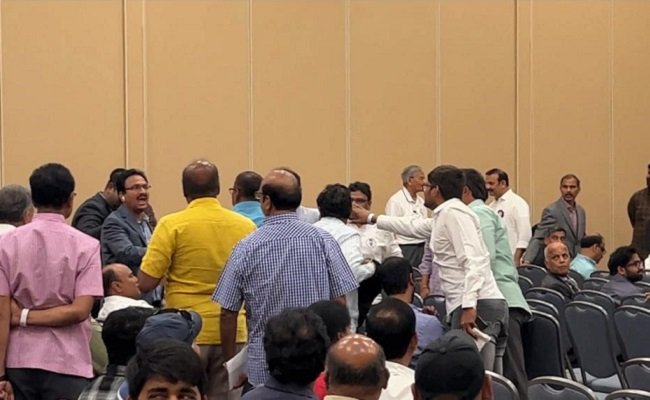 అమెరికా: తానాలో తన్నుకున్న తెలుగు తమ్ముళ్ళు… ఎక్కడైనా తెలుగువాళ్ళు సత్తా చూపిస్తారన్న బాలకృష్ణ‌