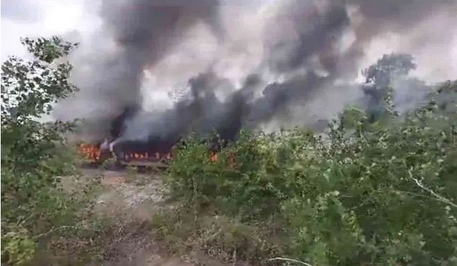 యాదాద్రి వద్ద రైల్లో మంటలు… కిందికి దూకి పరుగులు పెట్టిన ప్రయాణీకులు