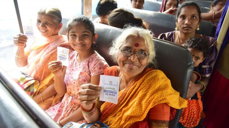 మహిళల ఉచిత బస్సు ప్రయాణం: ఇకపై ఆధార్ కార్డ్ అవసరం లేదు