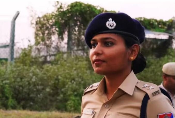 TN:లేడీ సింగం ఐపీఎస్ ఇషా ట్రాన్స్ ఫర్ – బీజేపీ, విజయ్ ల మధ్య రహస్య పొత్తుకు నిదర్శనమా ?